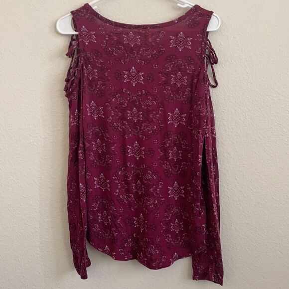 Magenta Cold Shoulder Top - Picture 5 of 7